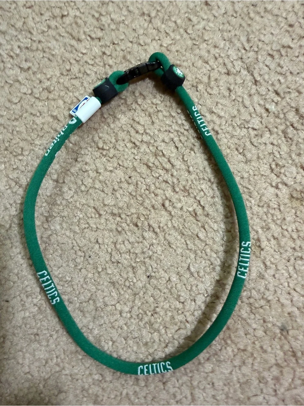 Boston Celtics NBA Green Breakaway Necklace Lanyard Shamrock Logo 18” Vintage